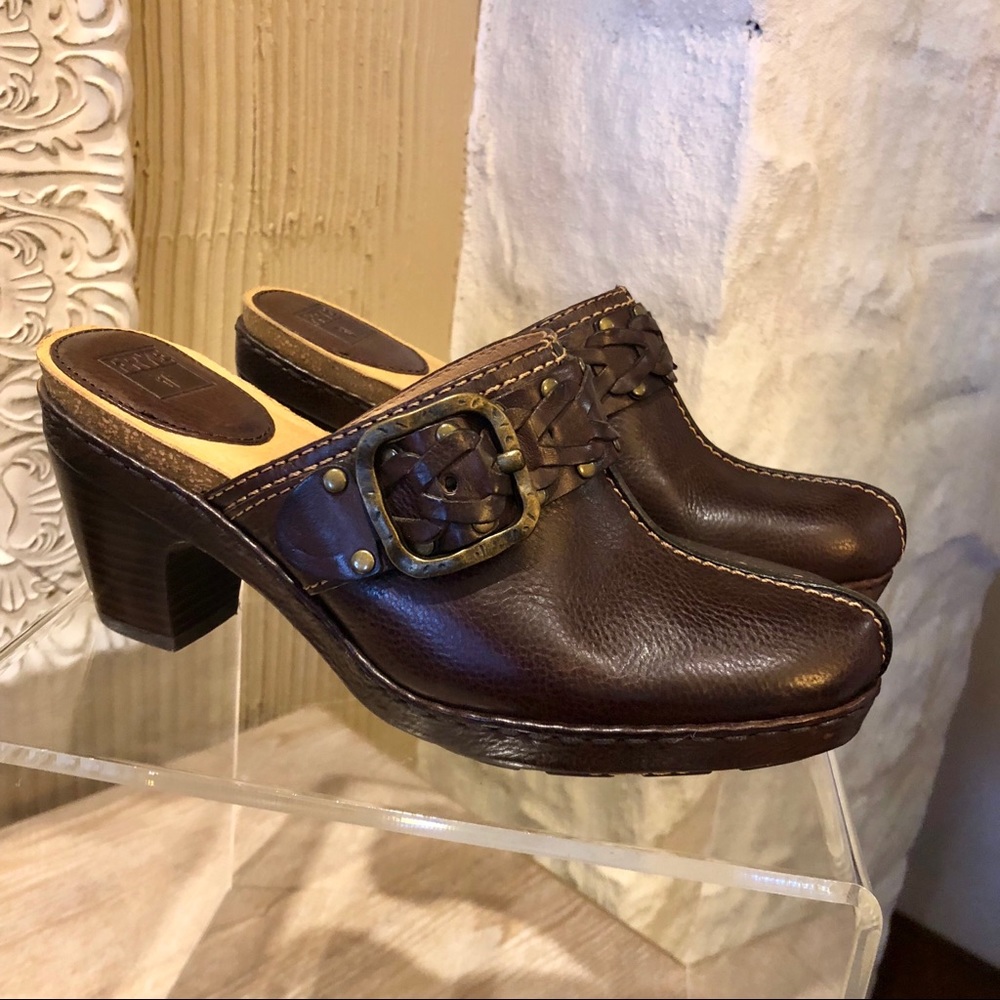 NWOT FRYE Brown Leather Shoes Mules Clogs 7.5